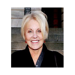Wallis Nicita '67