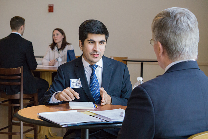 Shumail Aziz ’22 participates in a mock interview. 